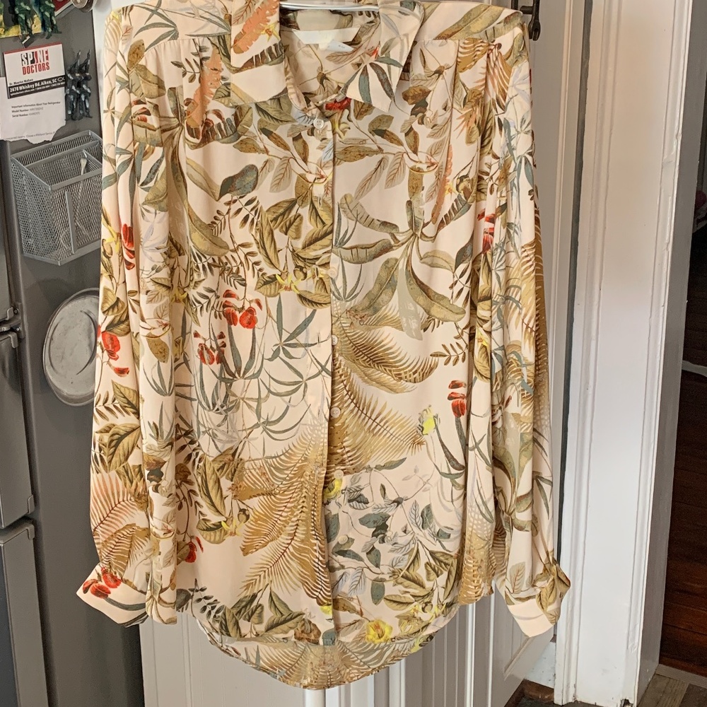 H&M floral button down blouse. Worn 1-2x